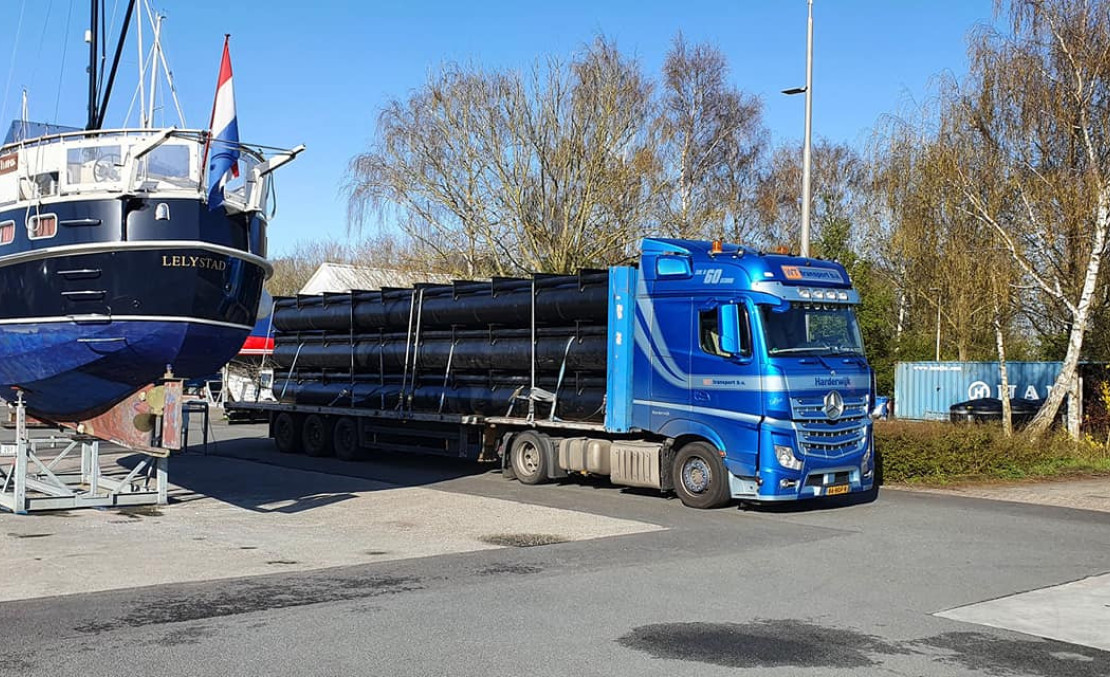 Gespotte WT transport vrachtwagen haven