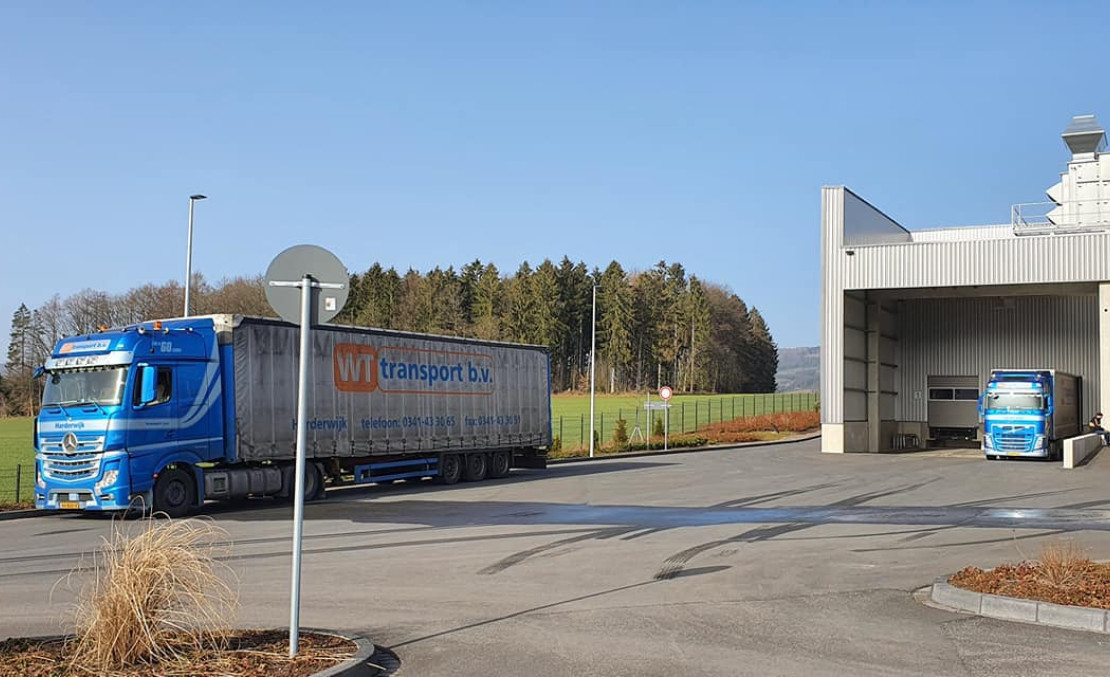 Gespotte WT transport vrachtwagen